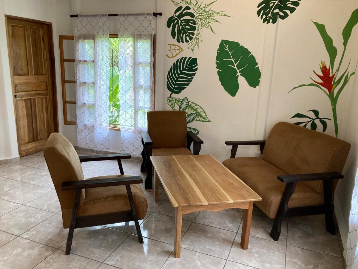 Pura Vida Vegana Hotell Cahuita Eksteriør bilde