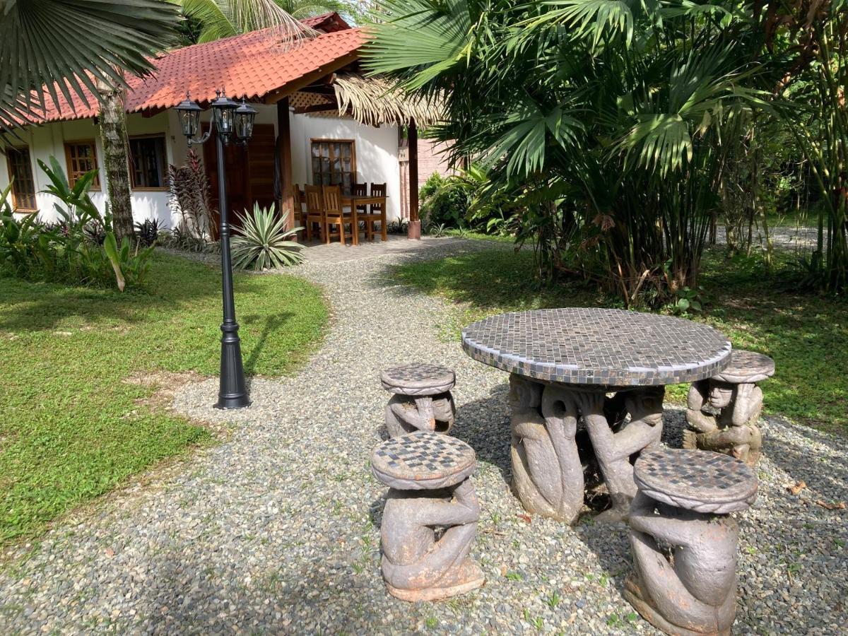 Pura Vida Vegana Hotell Cahuita Eksteriør bilde