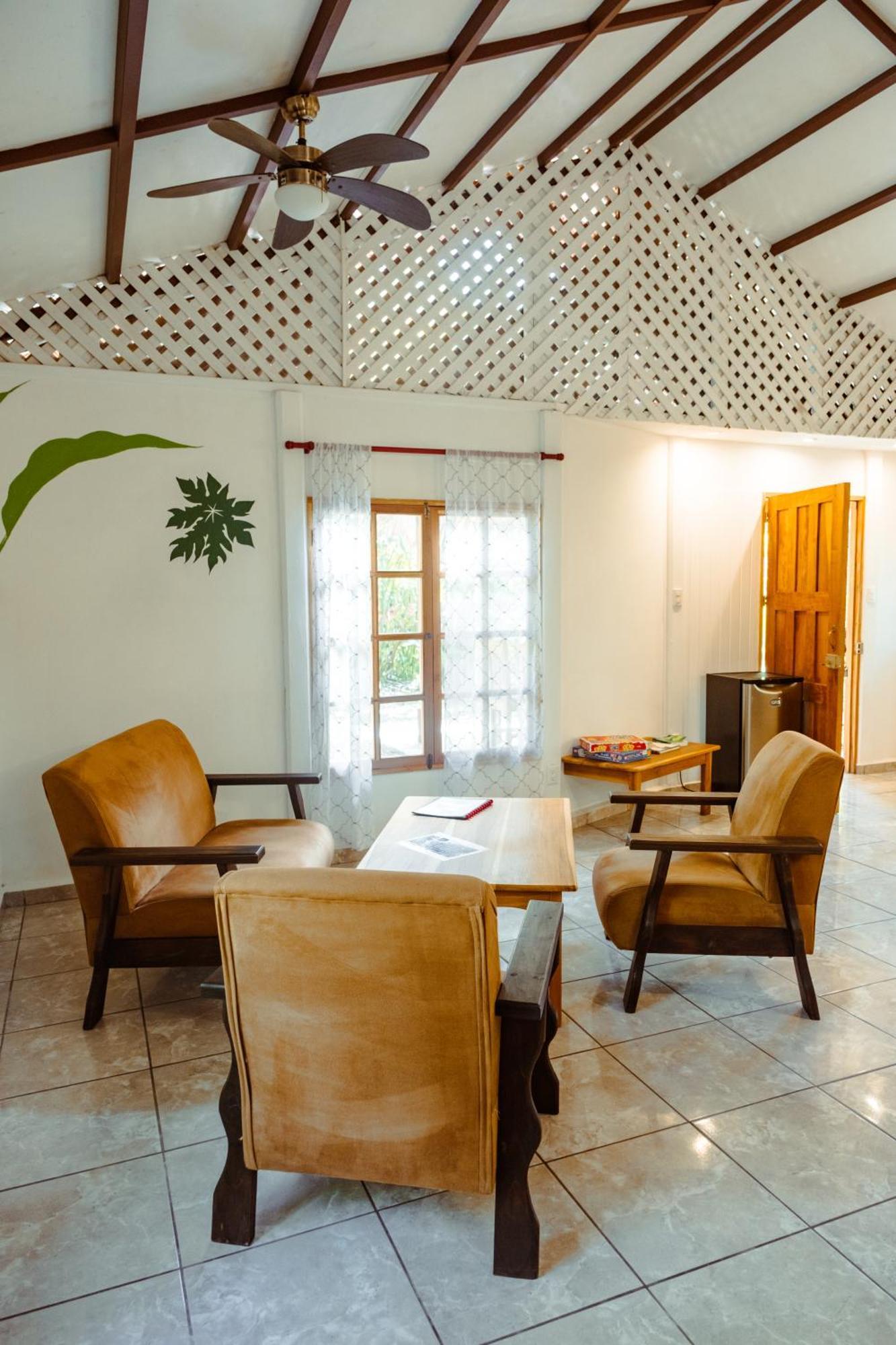 Pura Vida Vegana Hotell Cahuita Eksteriør bilde
